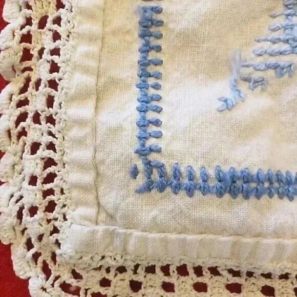 Vintage Handmade Blue/White Embroidered Crocheted Handkerchief - Picture 10 of 10